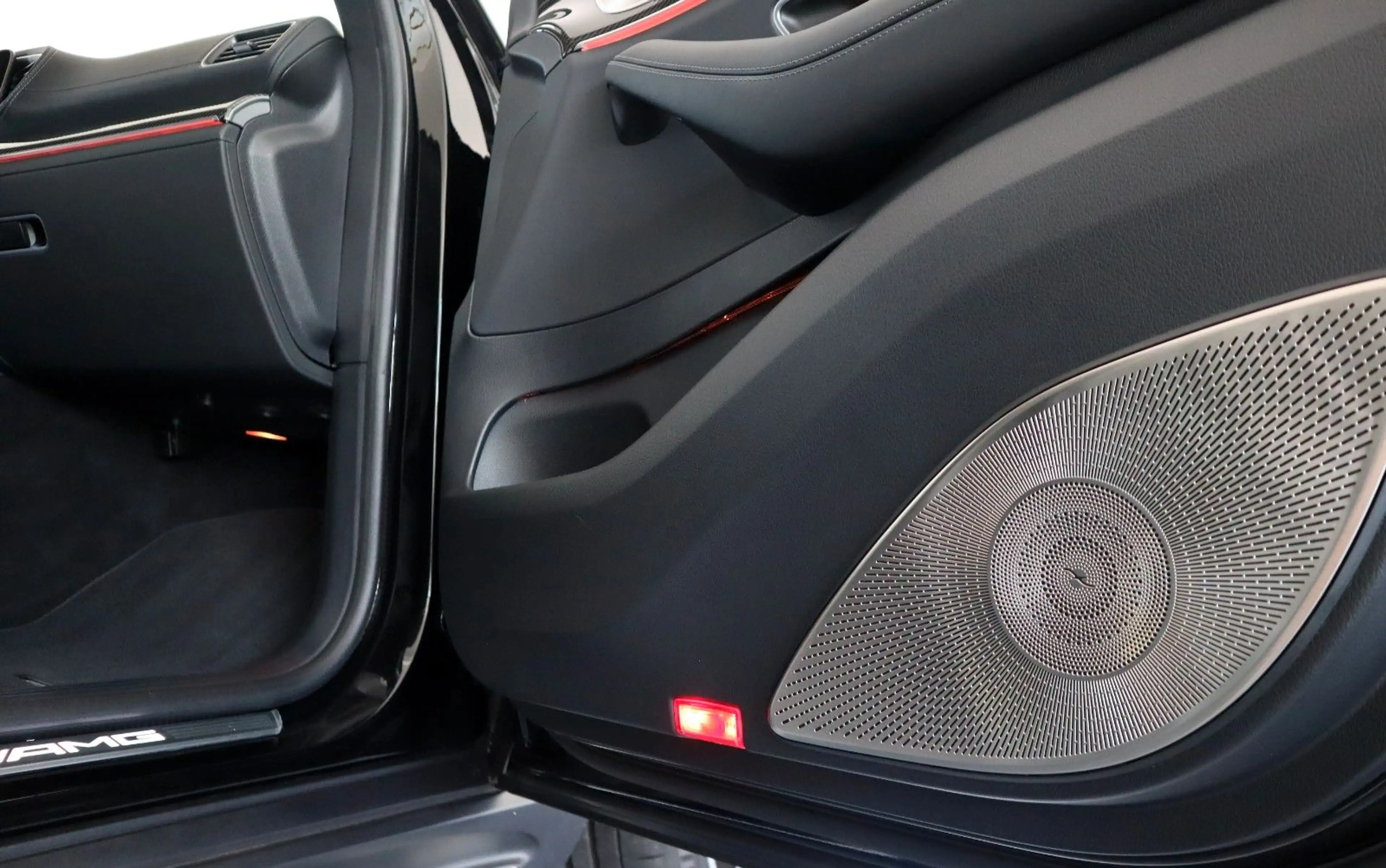 Mercedes-Benz GLS 63 AMG AMG / Carbon / 23" / Burmester / Standh. — photo 15