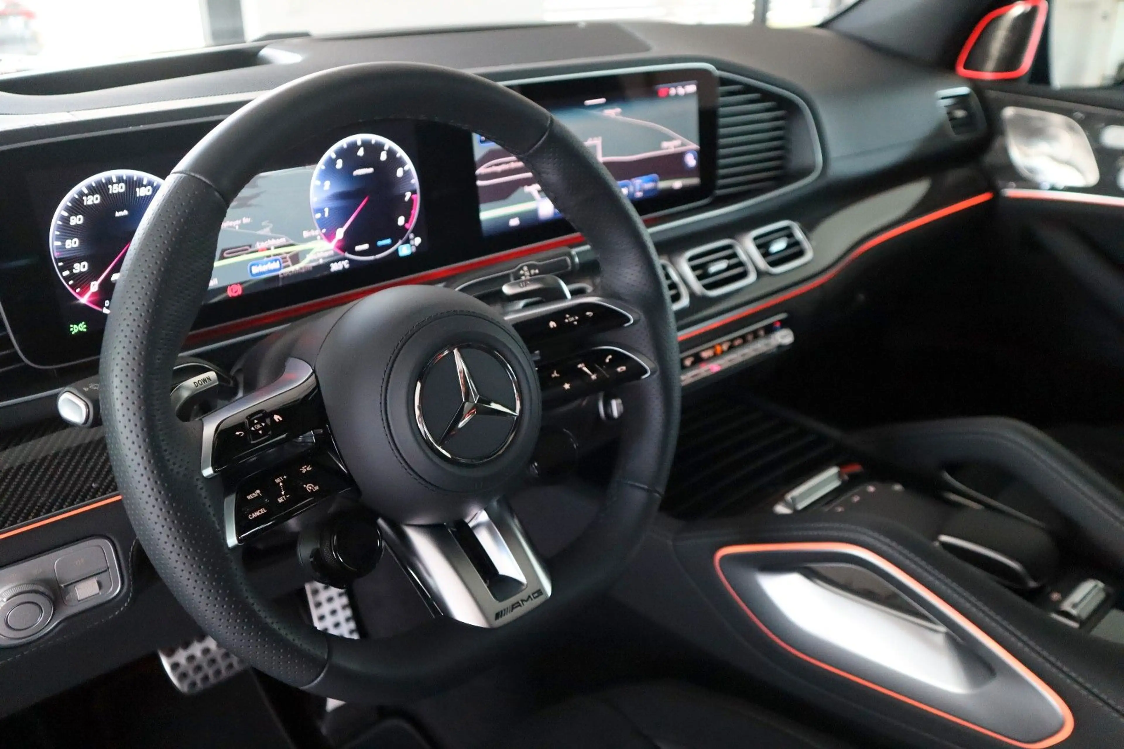 Mercedes-Benz GLS 63 AMG AMG / Carbon / 23" / Burmester / Standh. — photo 12