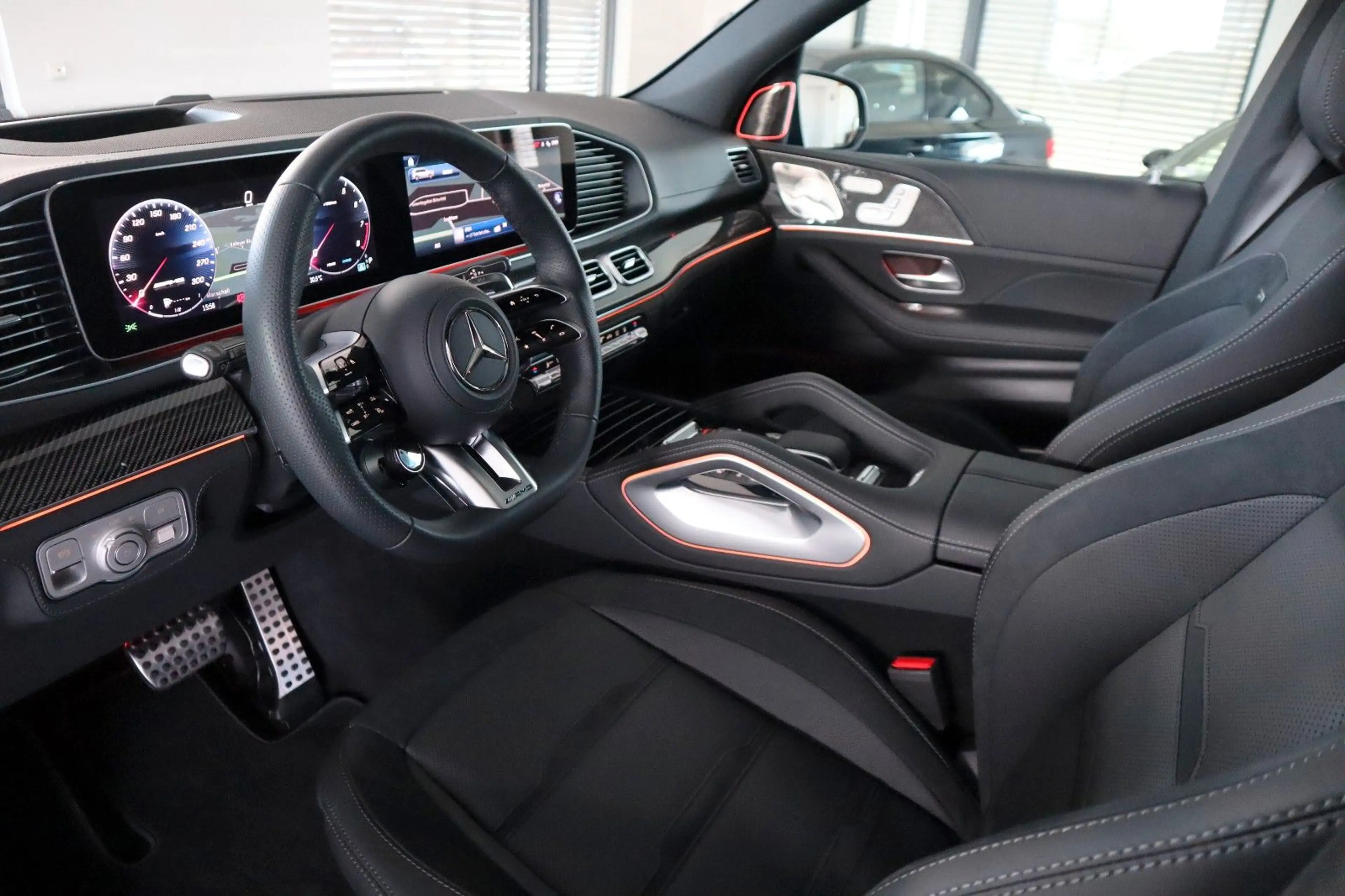 Mercedes-Benz GLS 63 AMG AMG / Carbon / 23" / Burmester / Standh. — photo 9