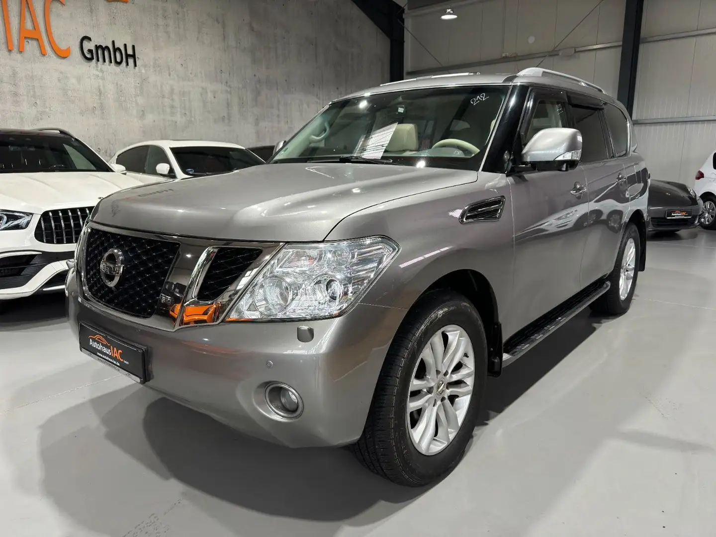 Nissan Patrol /XENON/SBL/TV-HINTEN/LRH/8.SITZER - 1