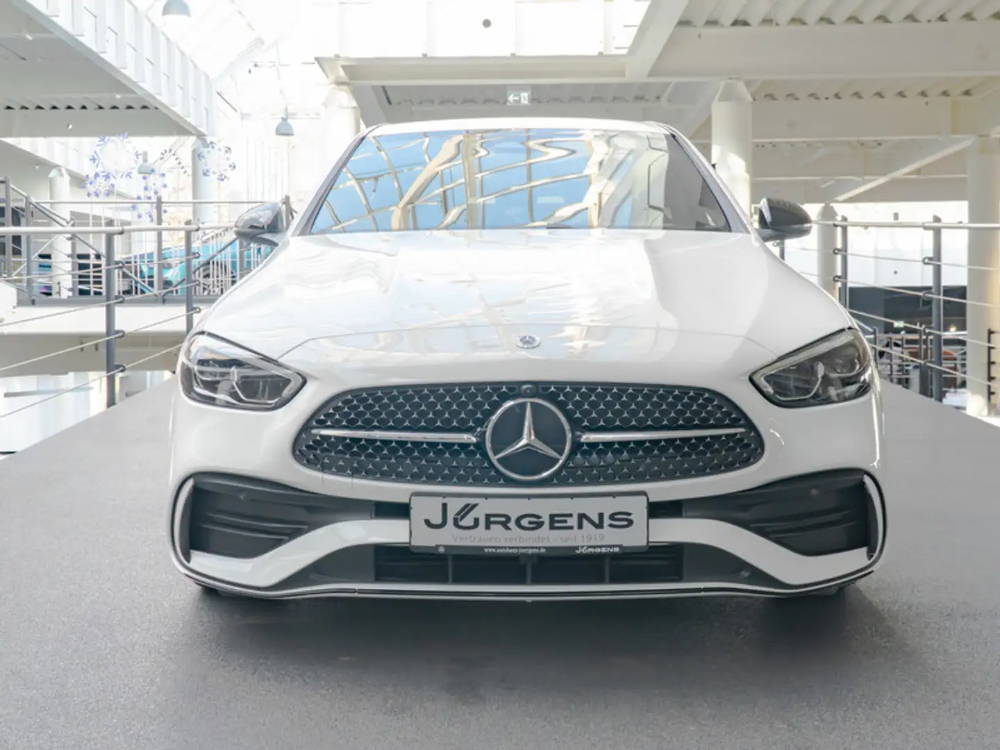 Mercedes-Benz C 200 d AMG-Sport/LED/360/Night/Distr/Winter/18" Bianco - 2