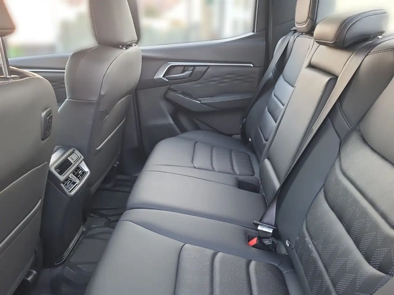 Isuzu D-Max 2025 — фото 8