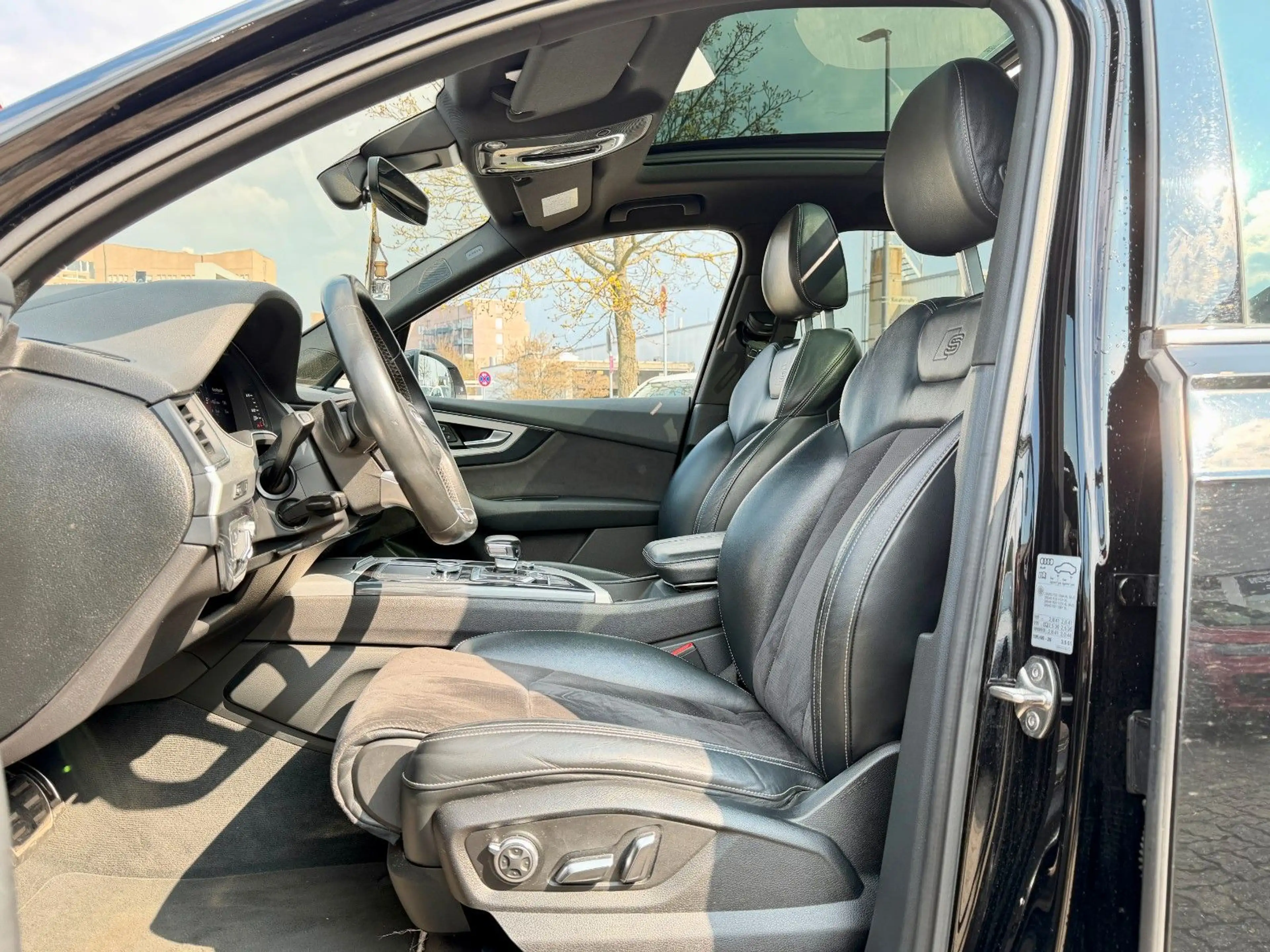 Audi SQ7 quattro*Panorama*7-Sitzer*NachtSich*Bose*Cam — photo 10