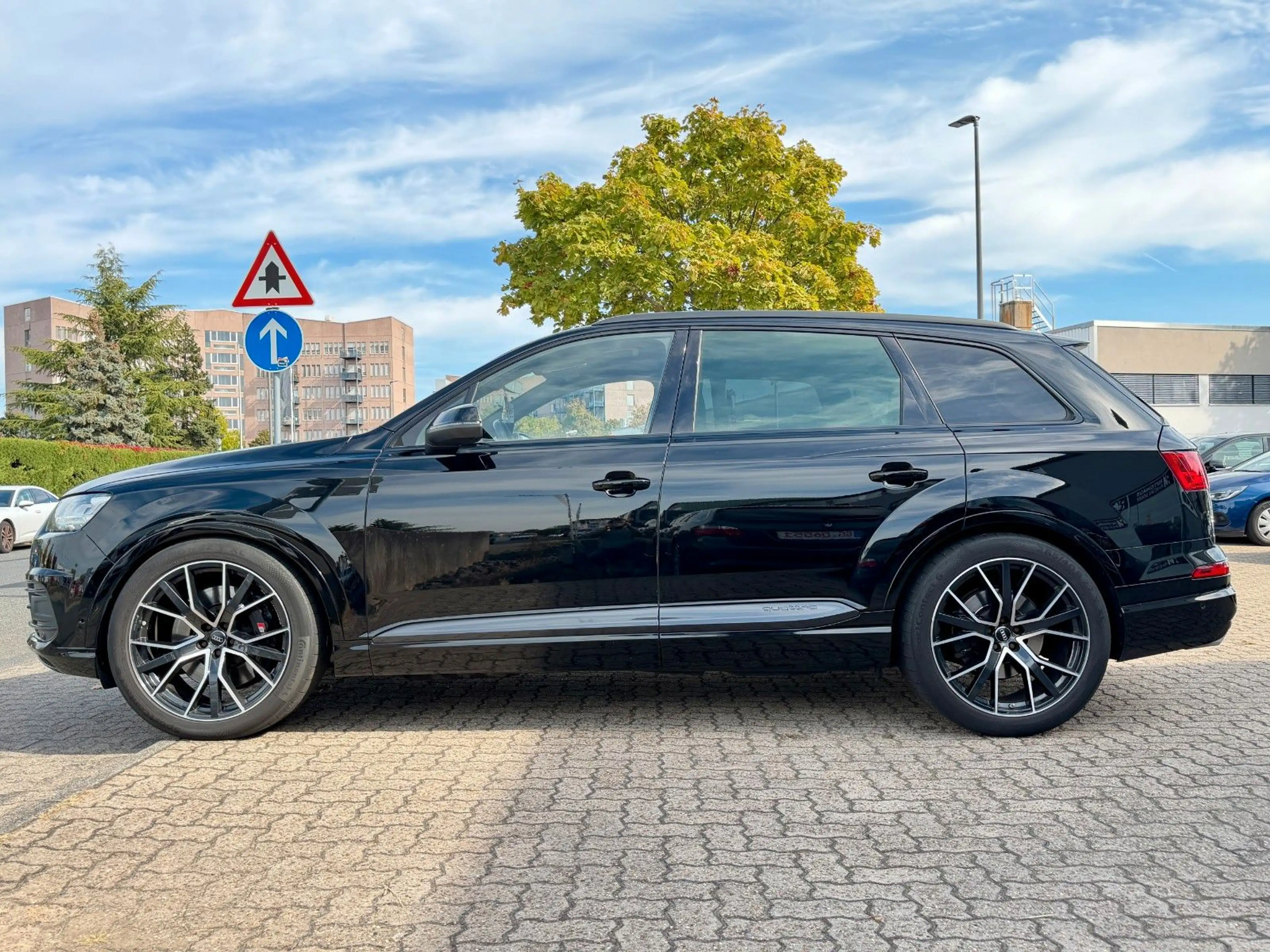 Audi SQ7 quattro*Panorama*7-Sitzer*NachtSich*Bose*Cam — photo 4