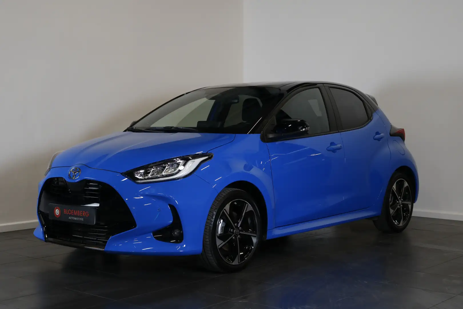 Toyota Yaris 1.5 Hybrid 130 Launch Edition Blauw - 1