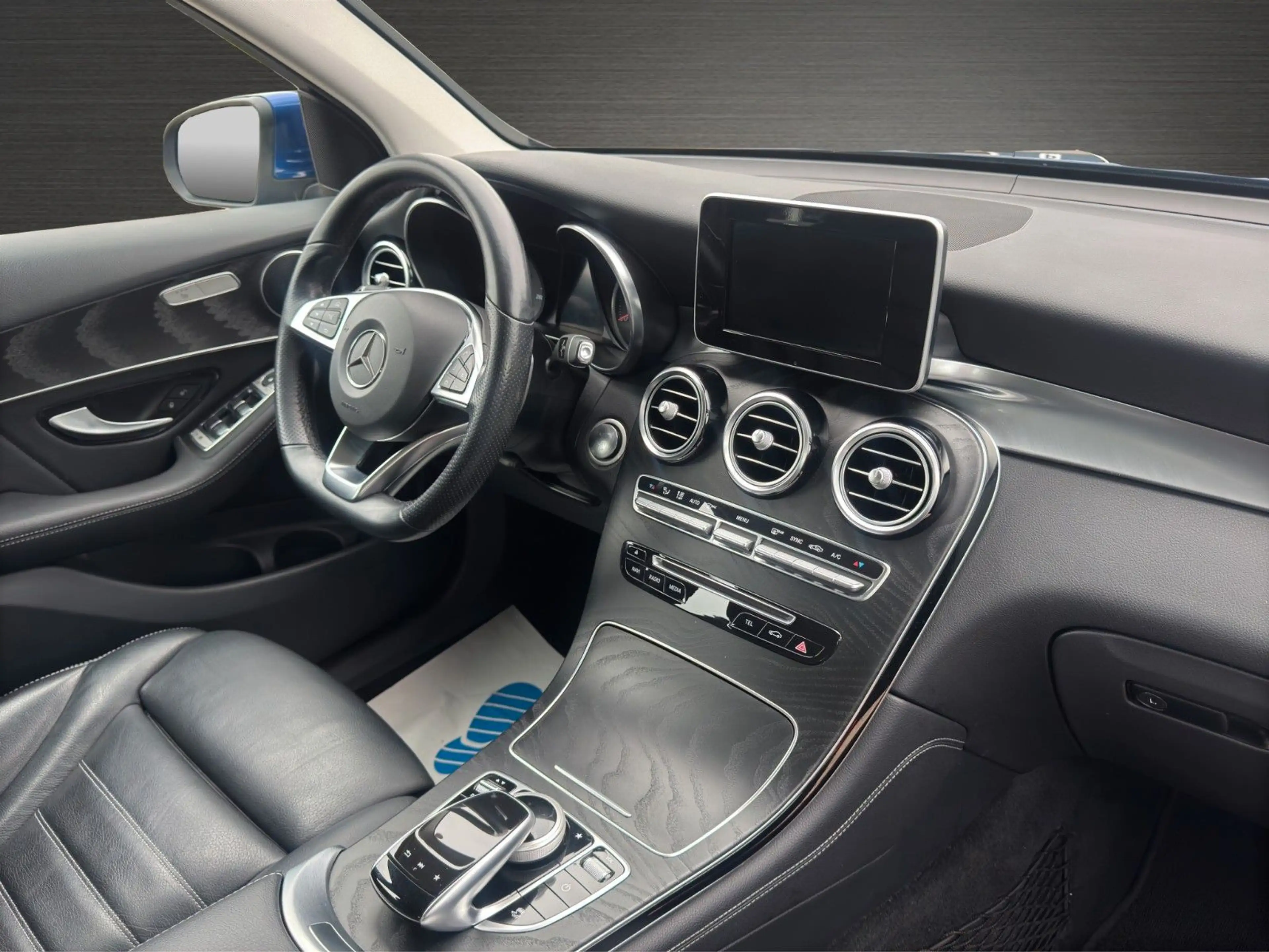 Mercedes-Benz GLC 350 d 4Matic AMG-Line LED Leder Kamera SHZ — photo 14