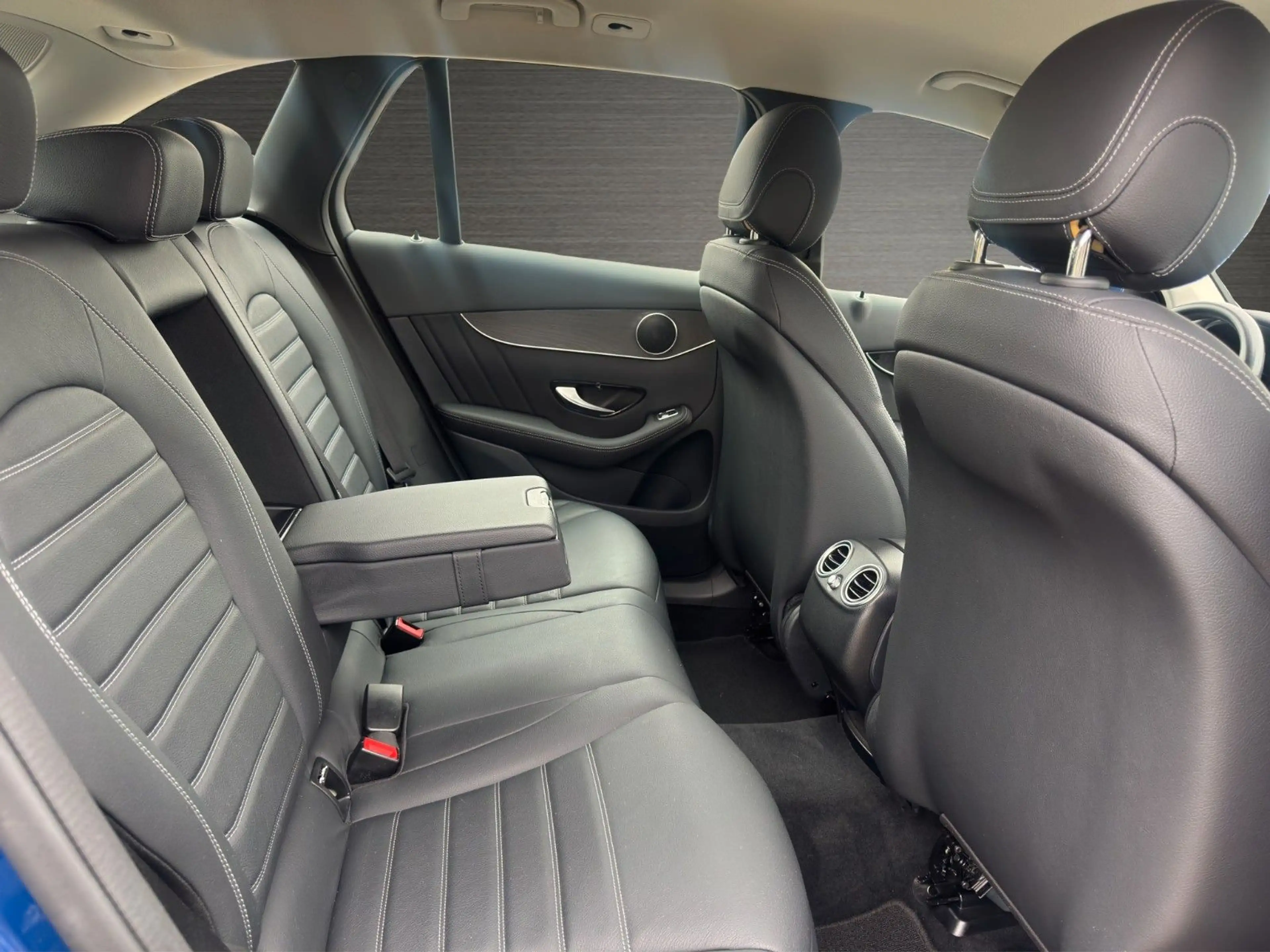 Mercedes-Benz GLC 350 d 4Matic AMG-Line LED Leder Kamera SHZ — photo 12