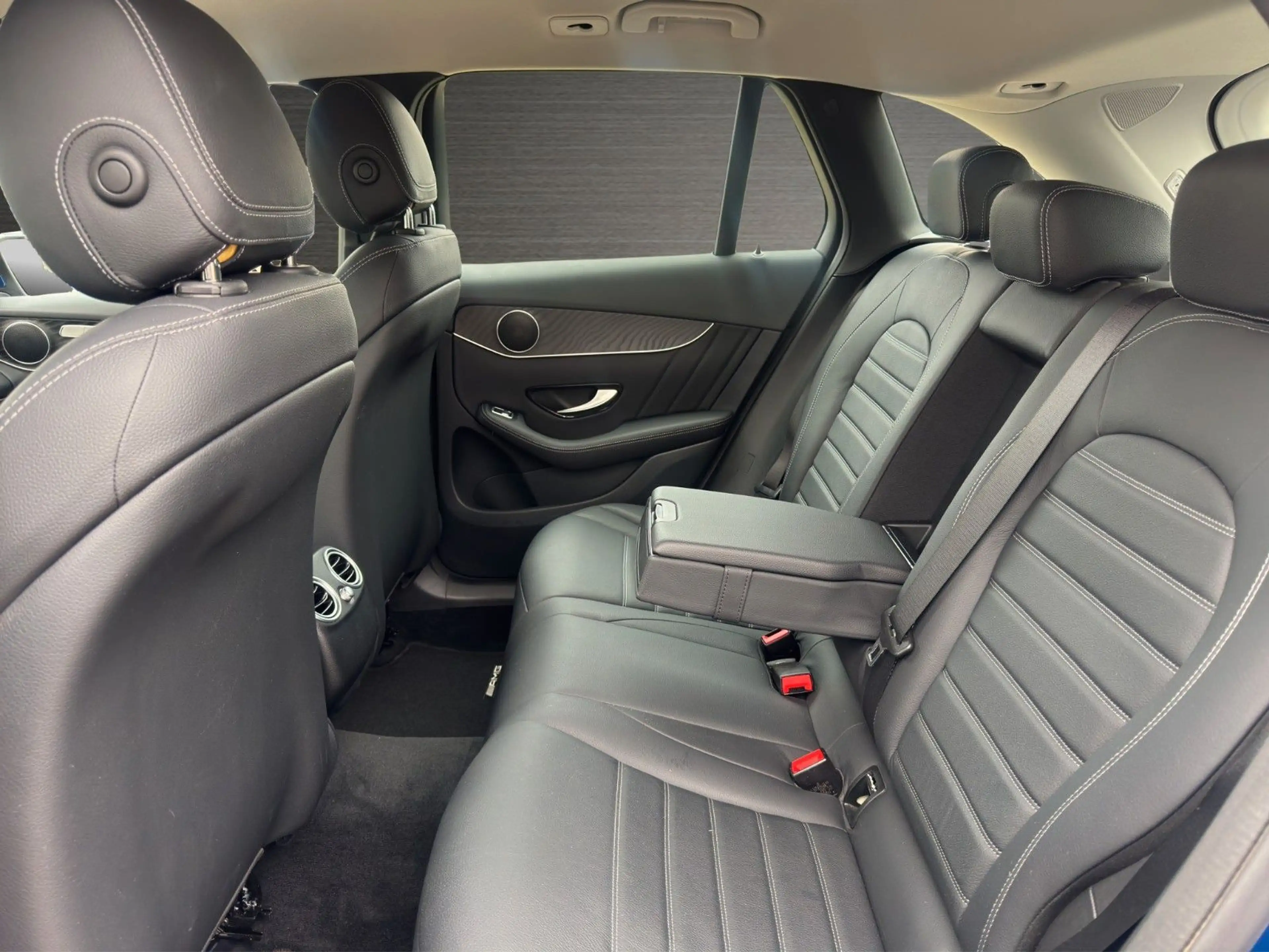 Mercedes-Benz GLC 350 d 4Matic AMG-Line LED Leder Kamera SHZ — photo 11