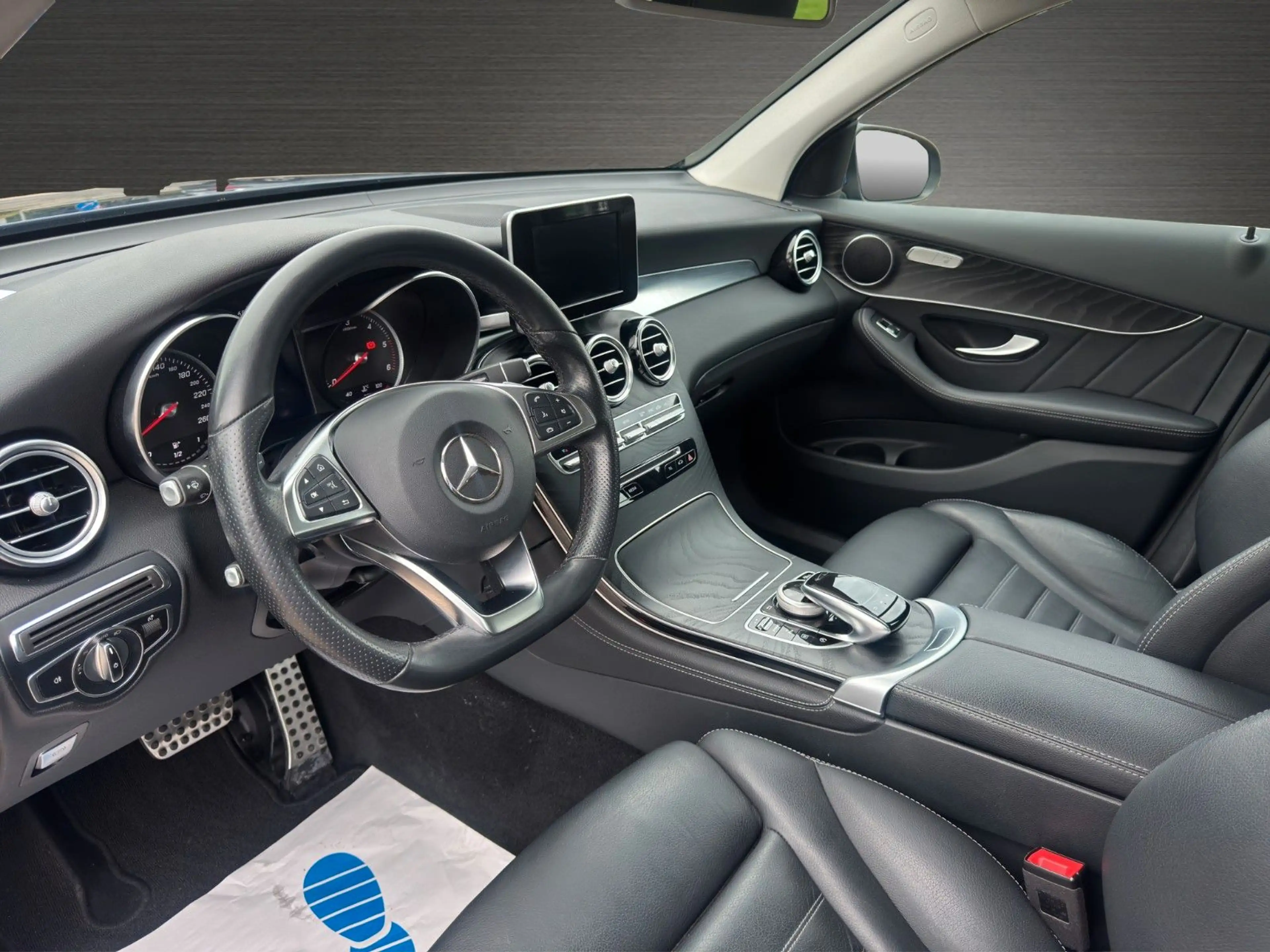 Mercedes-Benz GLC 350 d 4Matic AMG-Line LED Leder Kamera SHZ — photo 9
