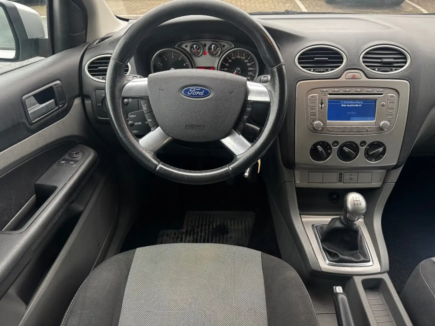 Ford Focus 1.6 Trend AIRCO NETTE AUTO RIJDT GOED NAP APK 11-2 Gri - 2
