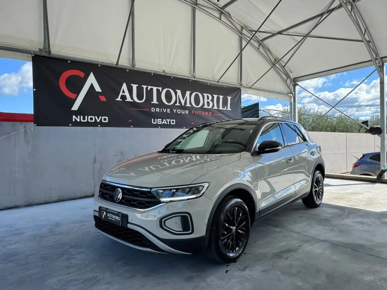 Volkswagen T-Roc T-Roc I 2022 2.0 tdi Life 150cv dsg — photo 1 of 15