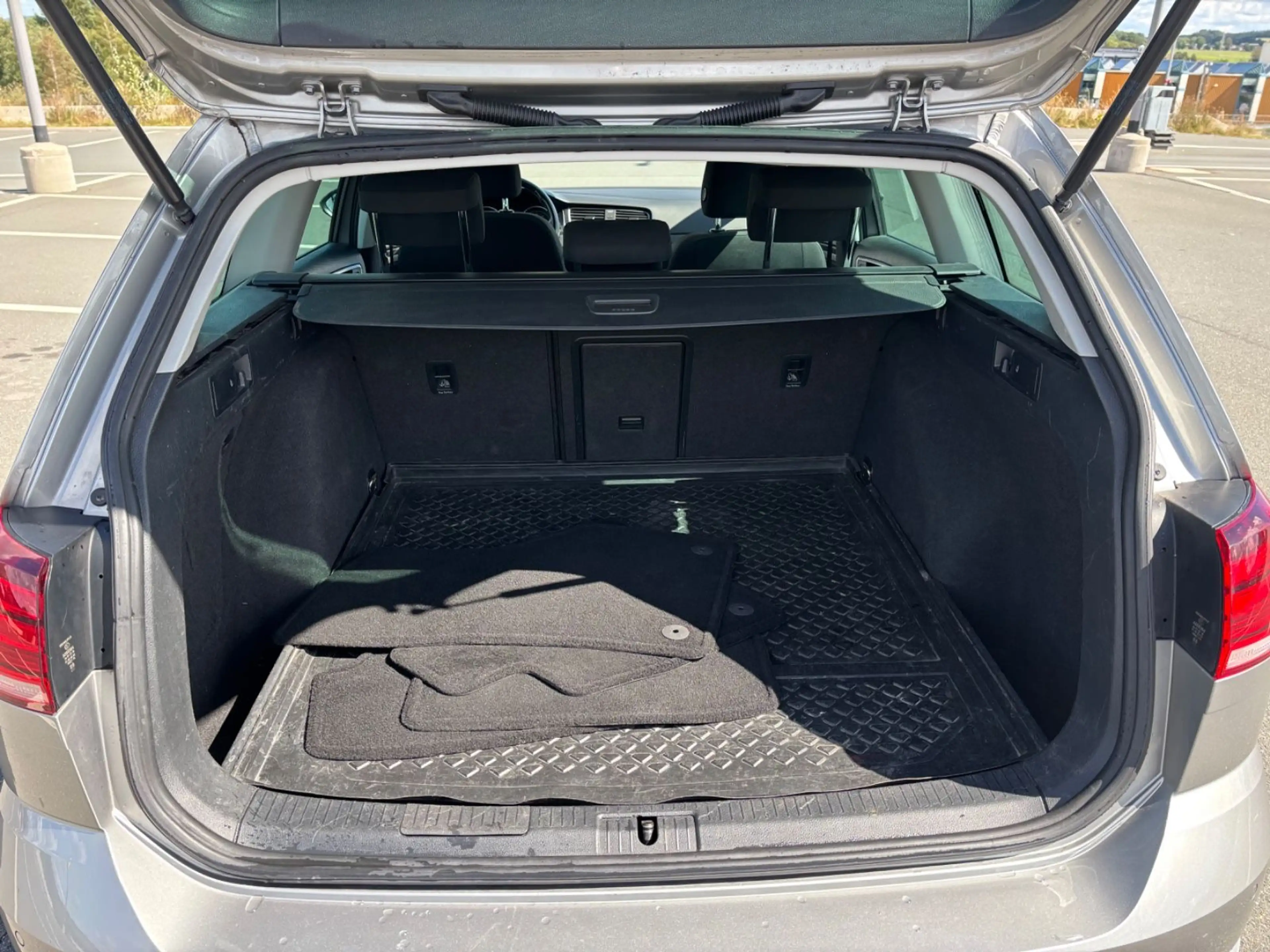 Volkswagen Golf VII 1.4 TSI Variant Comfortline Xenon ACC — photo 10