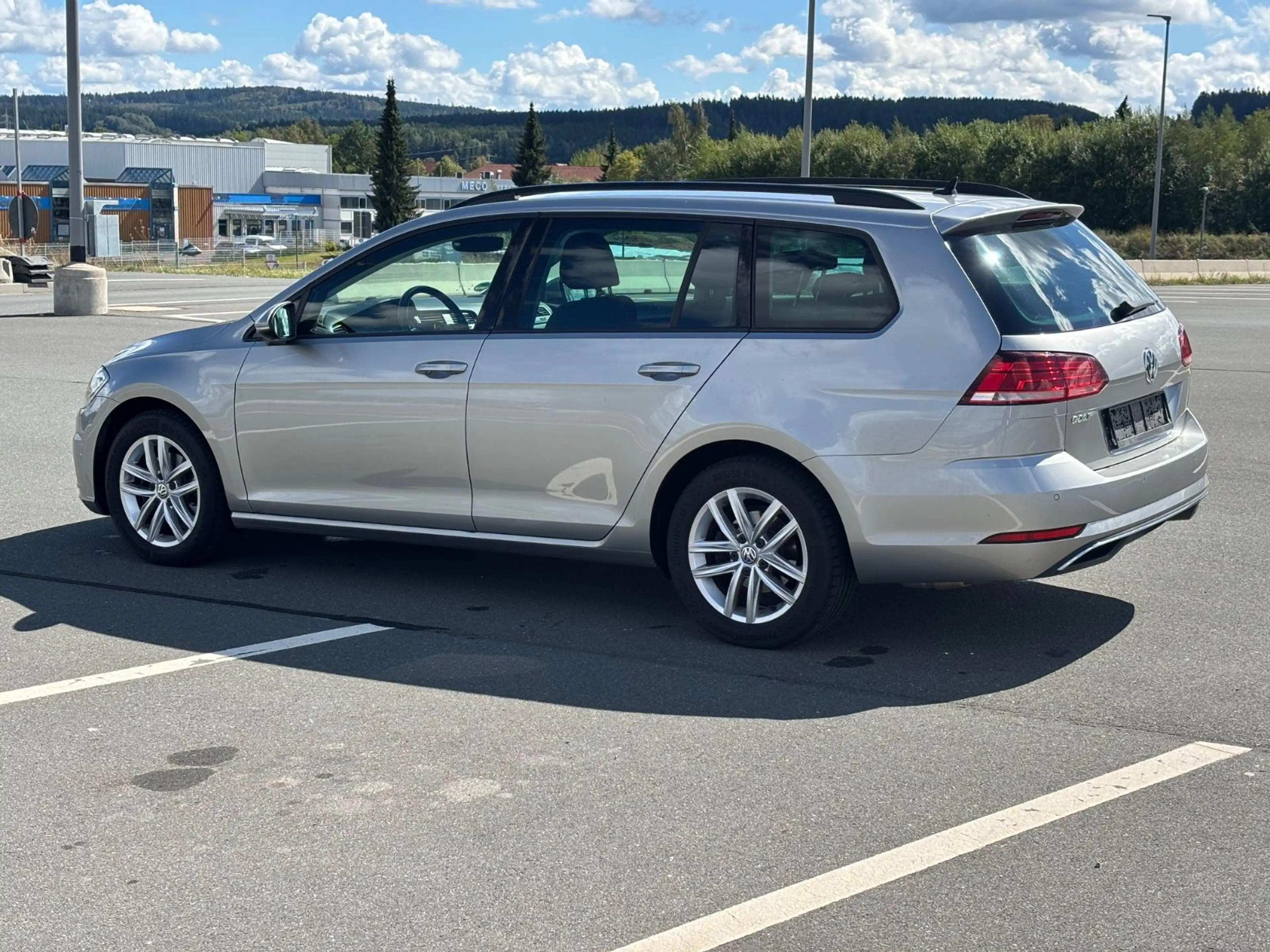 Volkswagen Golf VII 1.4 TSI Variant Comfortline Xenon ACC — photo 6
