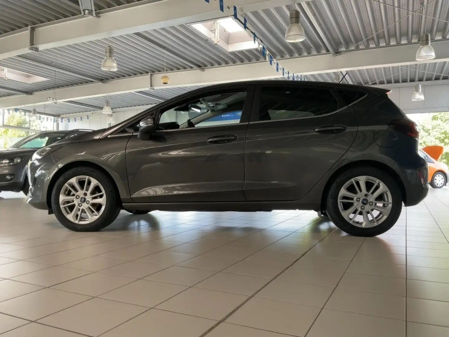 Ford Fiesta 1,0 l EcoBoost   Titanium X Grau - 2