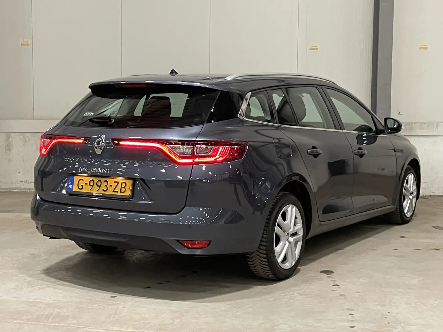 Renault Megane Estate 1.3 TCe Zen | Cruise Control | Carplay | Pa Grijs - 2