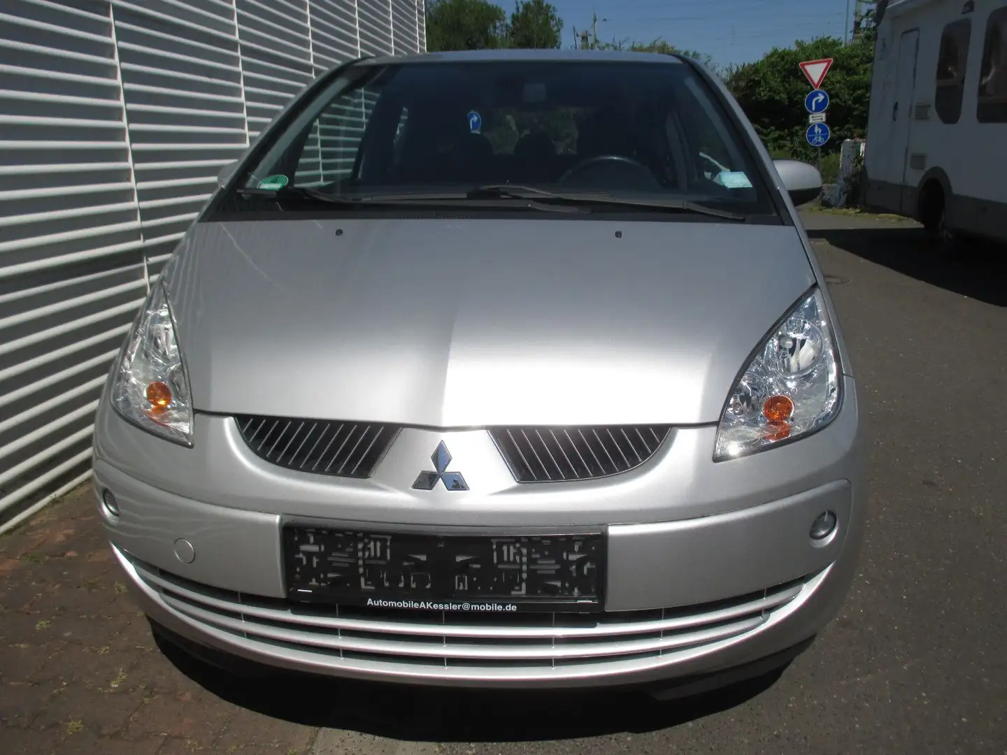 Mitsubishi Colt CZ3 Lim. 3-trg. 1.3 Motion,Klimaanlage Silber - 2