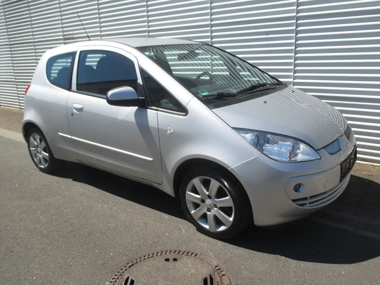 Mitsubishi Colt CZ3 Lim. 3-trg. 1.3 Motion,Klimaanlage Silber - 1