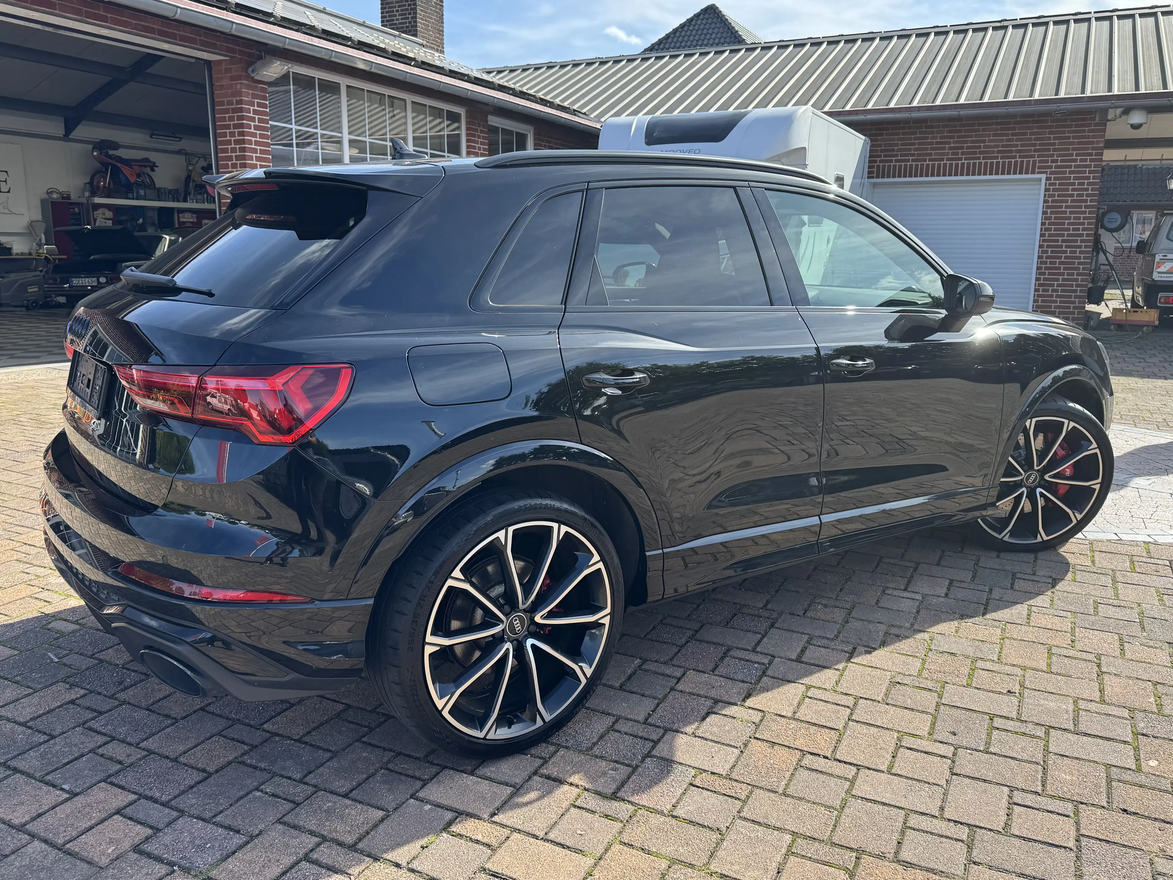 Audi RS Q3 2.5 TFSI quattro AHK 360Grad B&O Raute Leder Panodach — photo 4