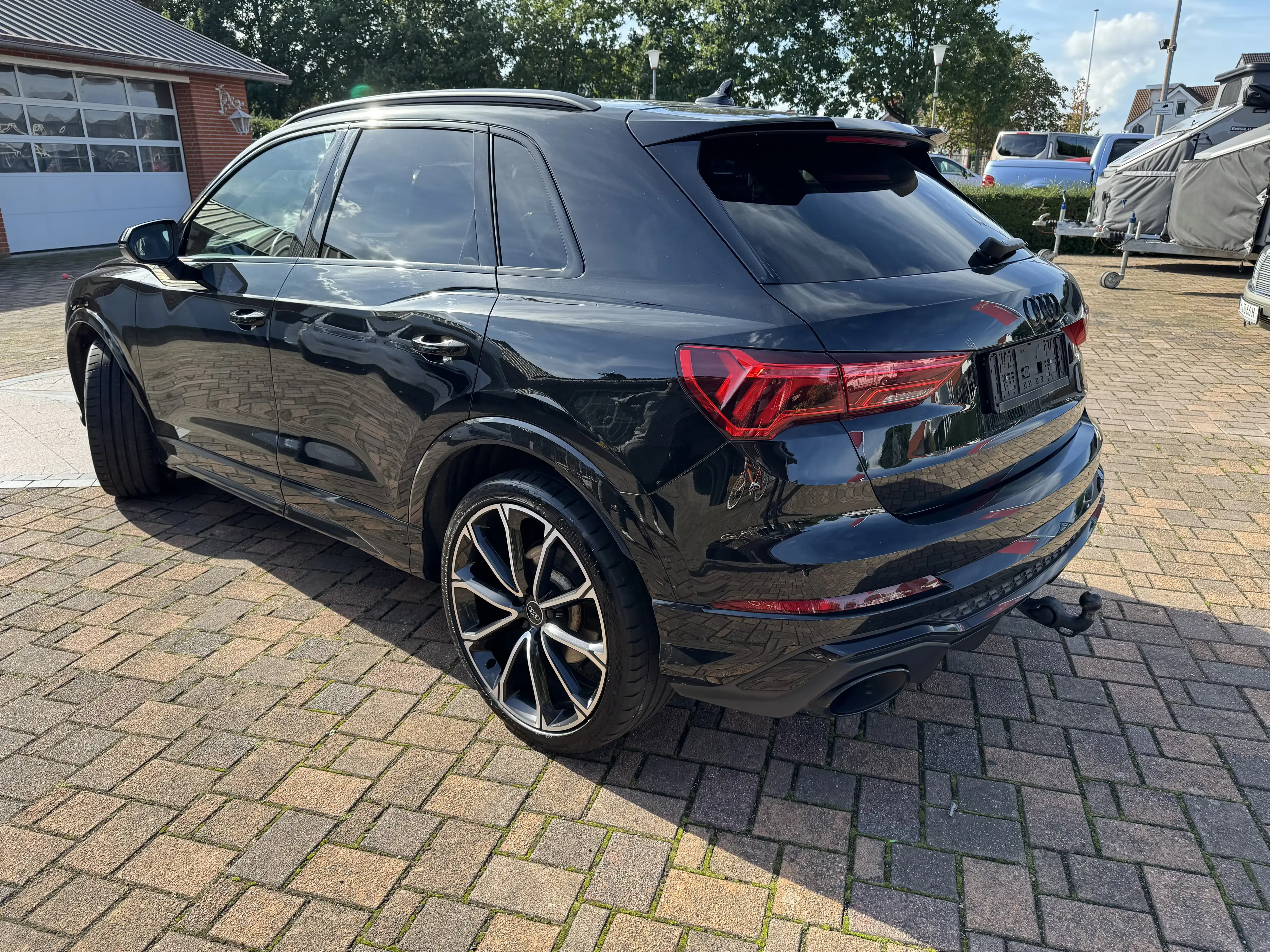 Audi RS Q3 2.5 TFSI quattro AHK 360Grad B&O Raute Leder Panodach — photo 3
