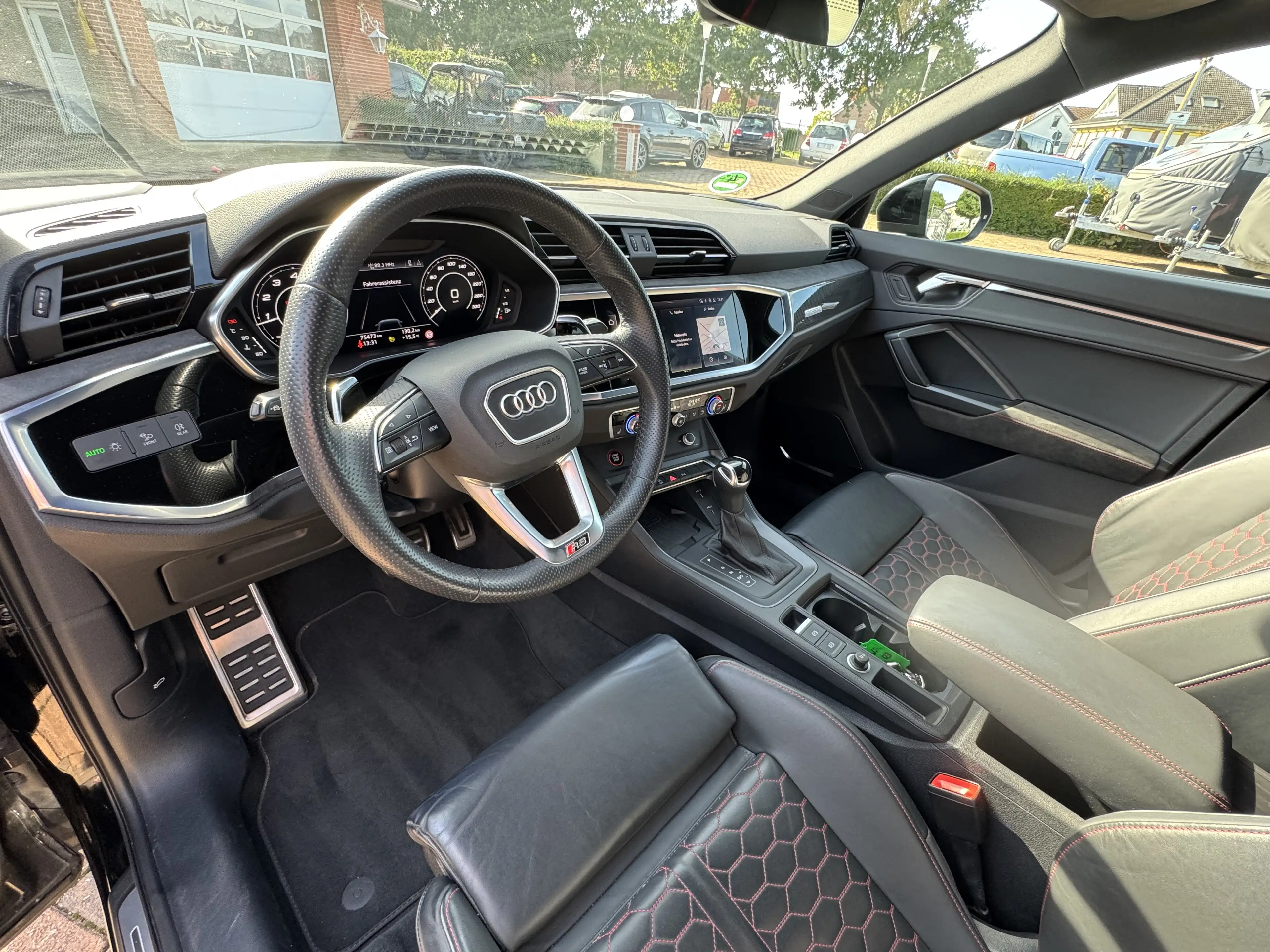 Audi RS Q3 2.5 TFSI quattro AHK 360Grad B&O Raute Leder Panodach — photo 14