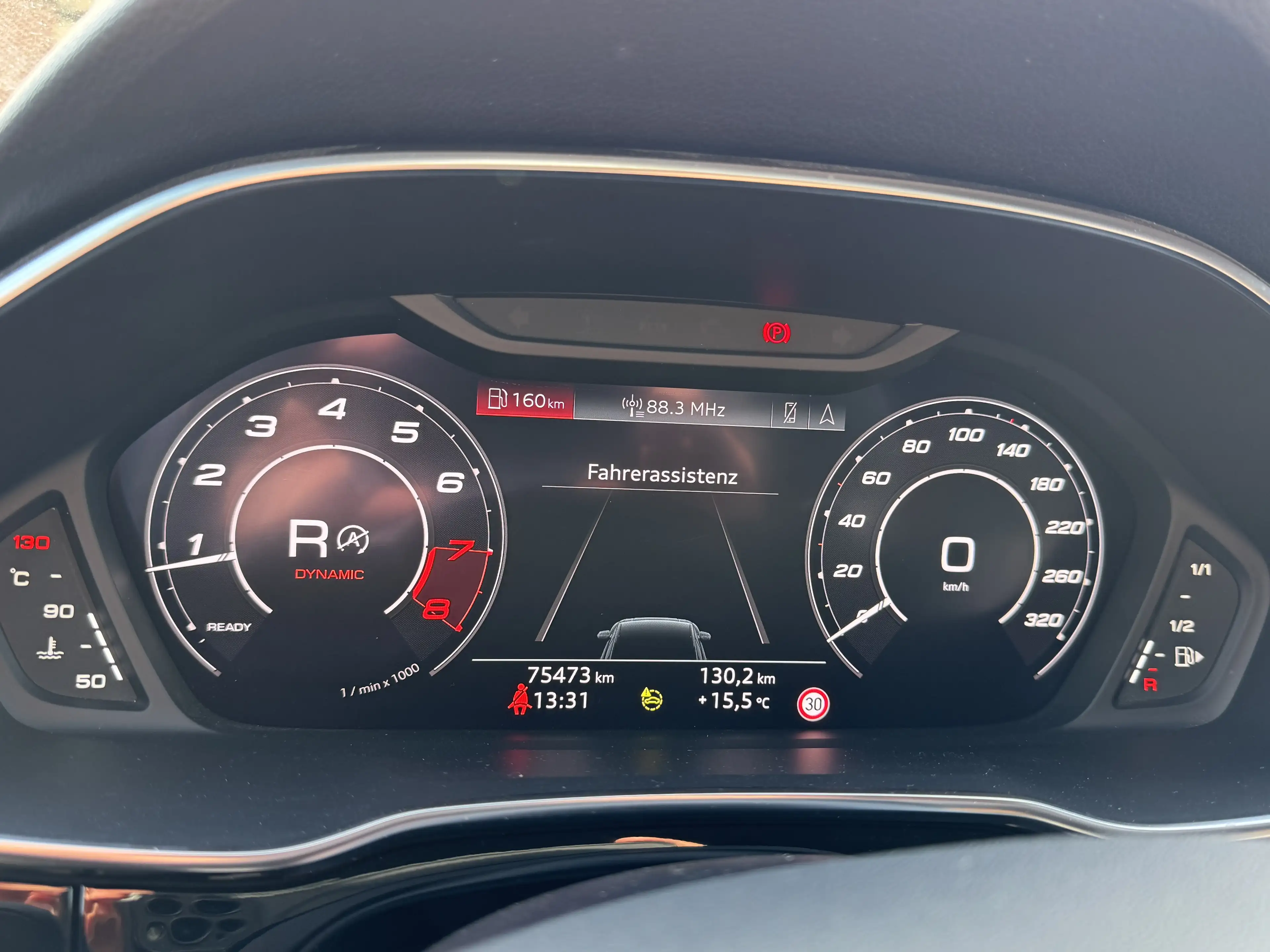 Audi RS Q3 2.5 TFSI quattro AHK 360Grad B&O Raute Leder Panodach — photo 10