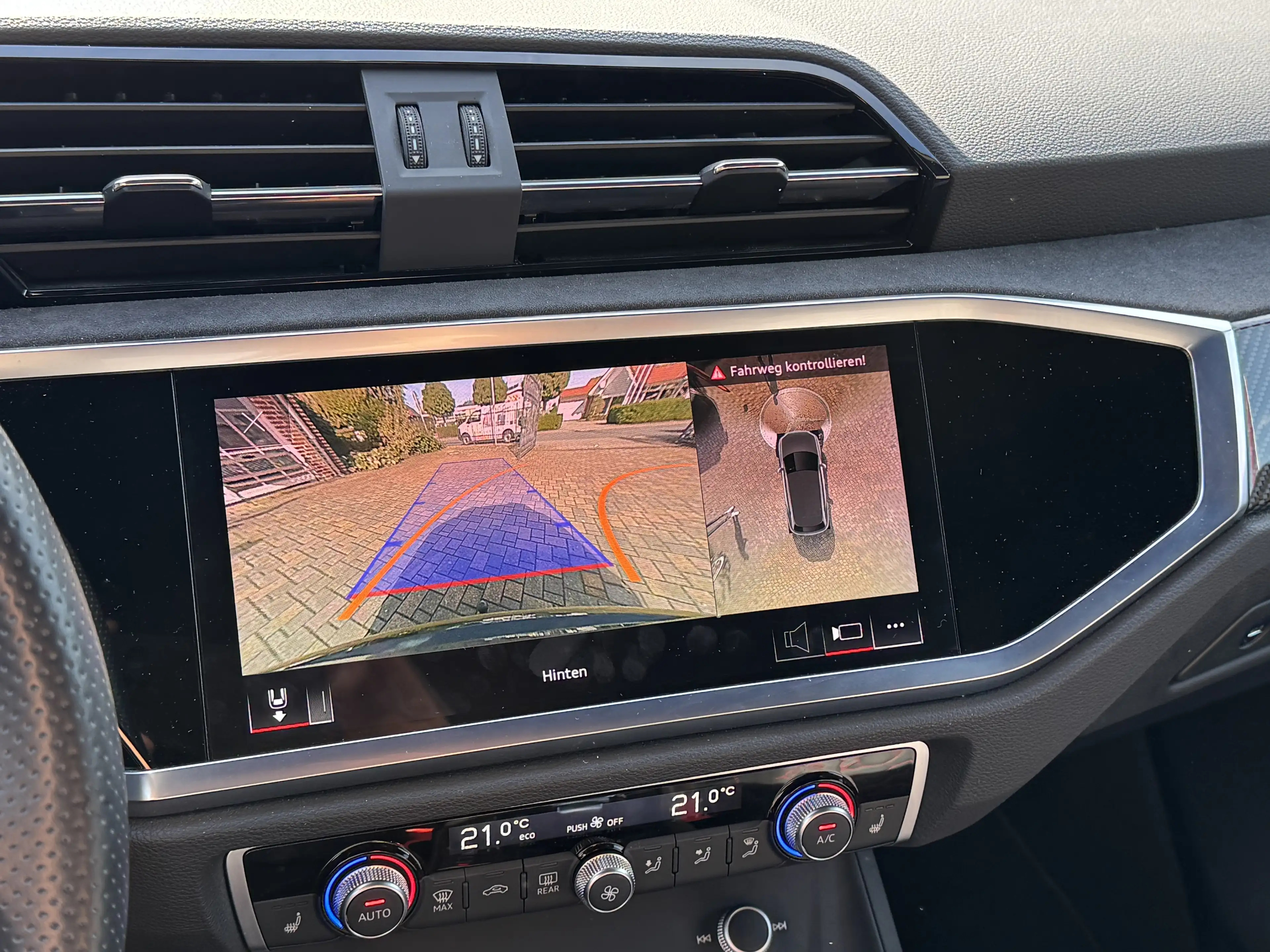 Audi RS Q3 2.5 TFSI quattro AHK 360Grad B&O Raute Leder Panodach — photo 11