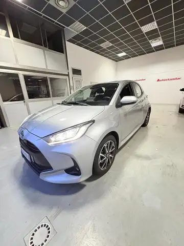 Toyota Yaris 4ª serie 1.5 Hybrid 5 porte Trend