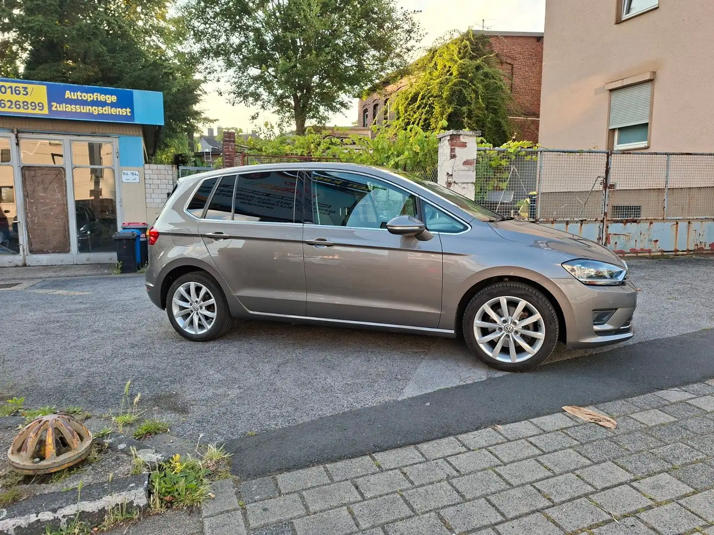 Volkswagen Golf Sportsvan VII Highline BMT/Start-Stopp Grijs - 2