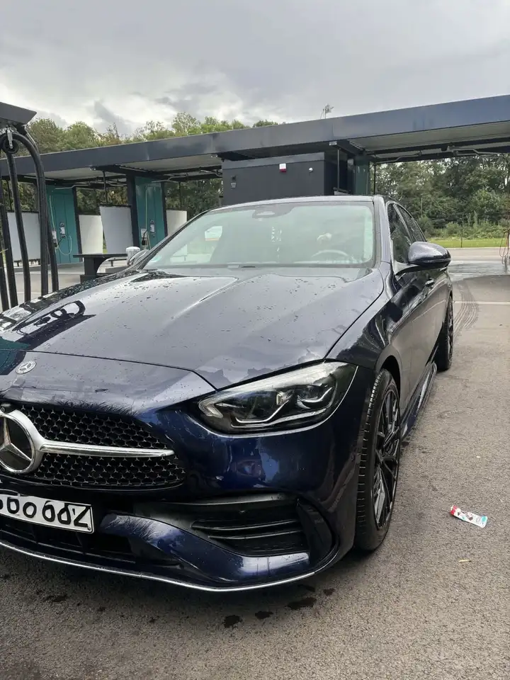 Mercedes-Benz C 300 9G-TRONIC — photo 1 of 9