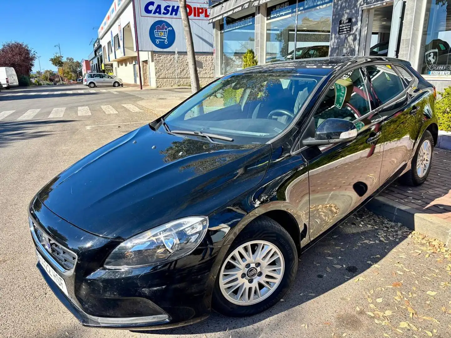 Volvo V40 D2 Kinetic 115 Negro - 1