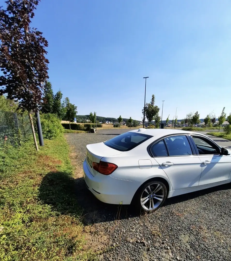 BMW 328 328i xDrive - 2