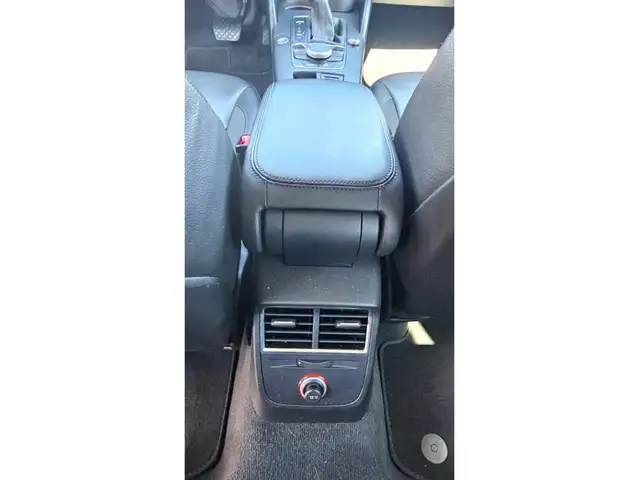 Audi E-Tron view 25