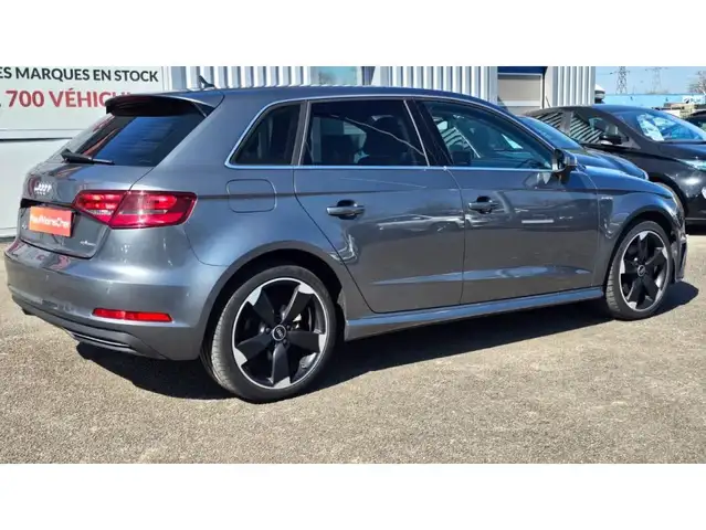 Audi E-Tron view 3