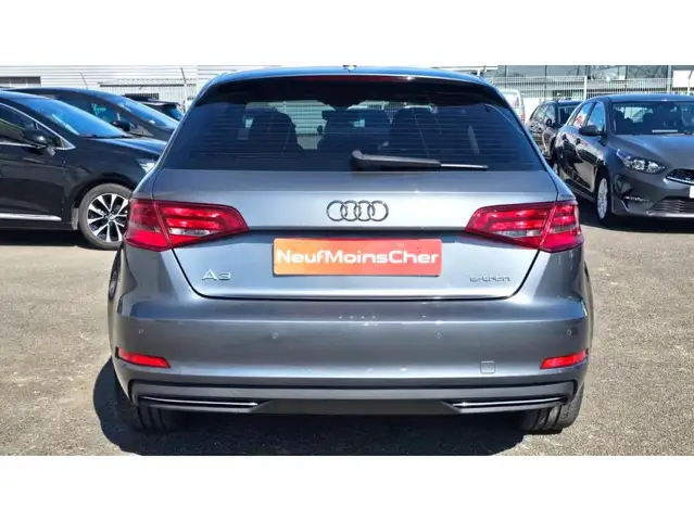 Audi E-Tron view 26
