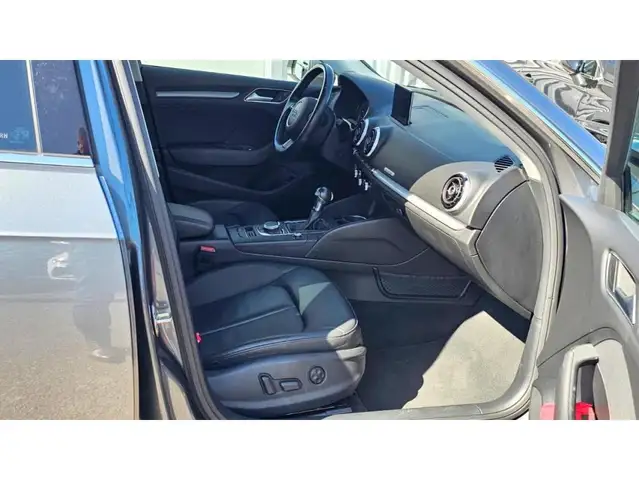 Audi E-Tron view 13