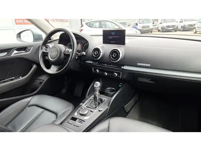 Audi E-Tron view 11