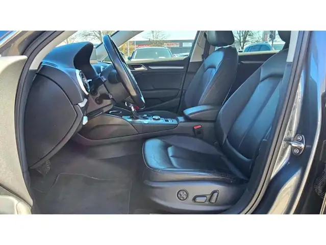Audi E-Tron view 12