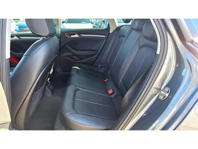 Audi E-Tron view 20