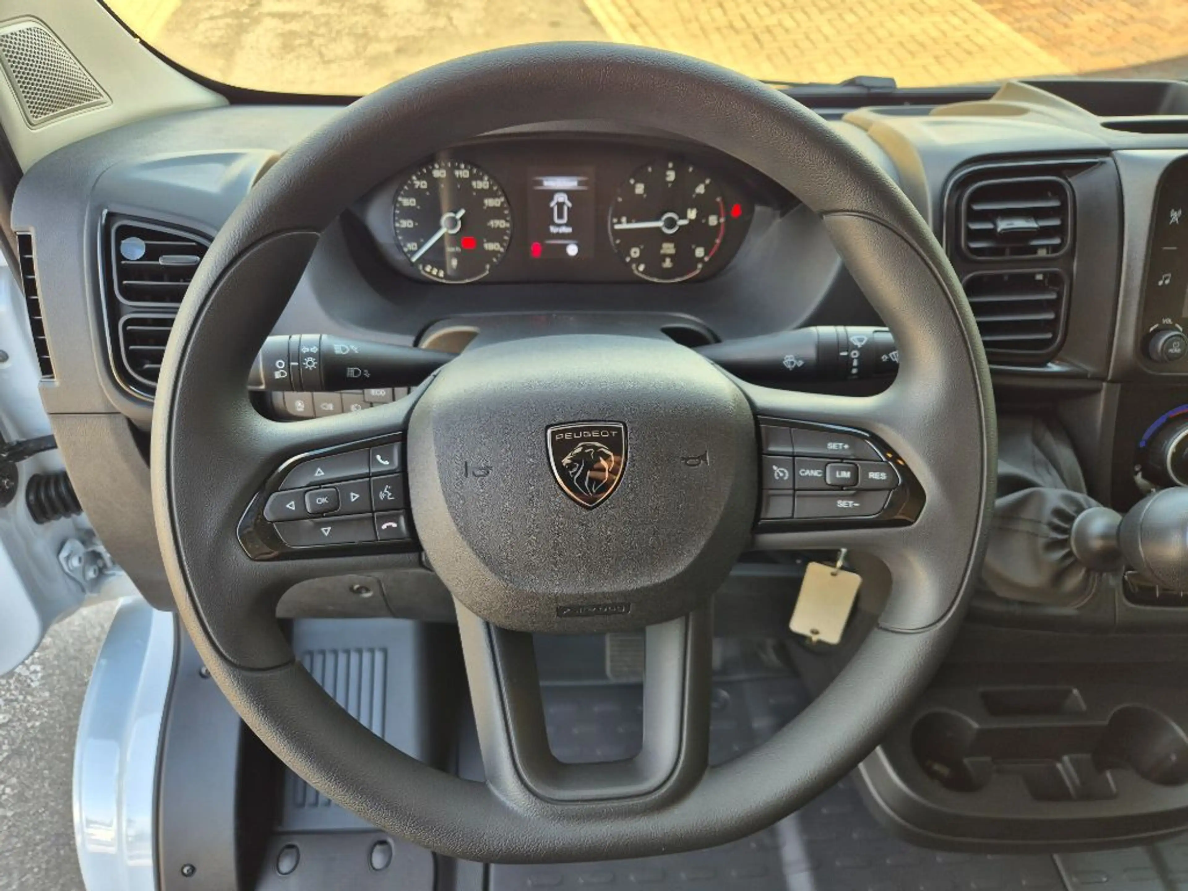 Peugeot Boxer 2,2 HDI 140 L3H2 — photo 15