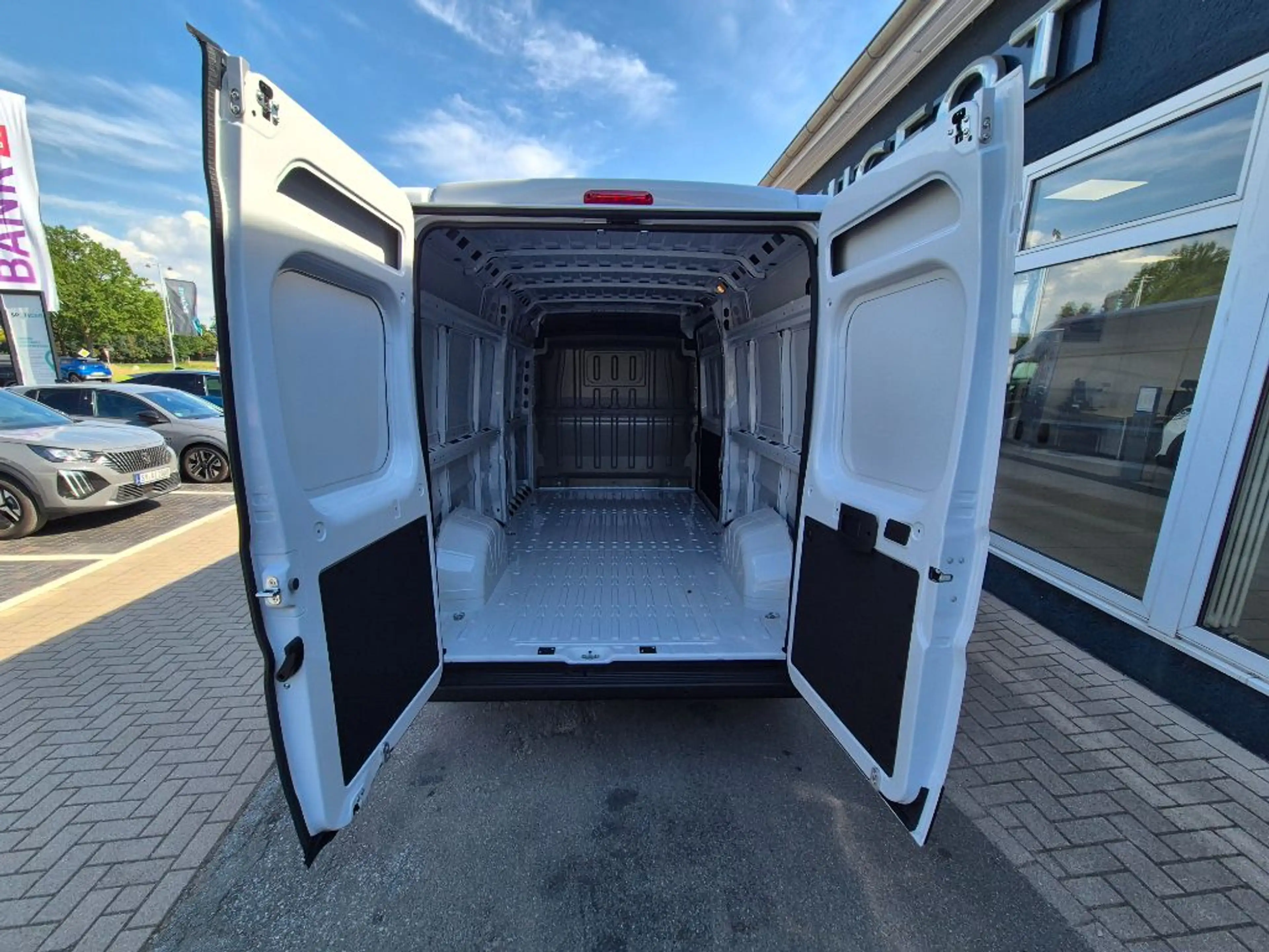 Peugeot Boxer 2,2 HDI 140 L3H2 — photo 7