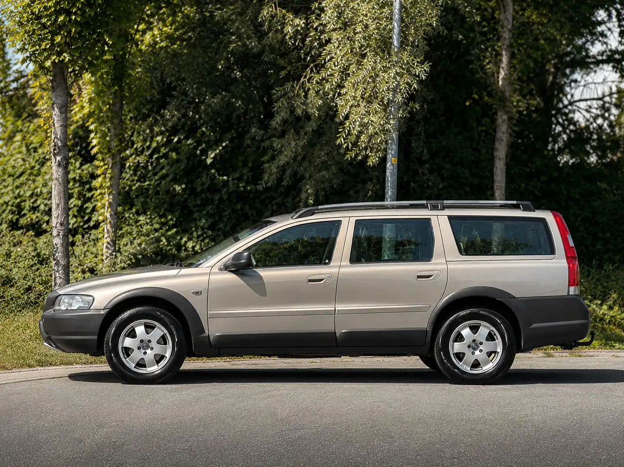 Volvo XC70 Cross Country 2.4 T Geartr. Comf. Automaat | Mooie, foto 2