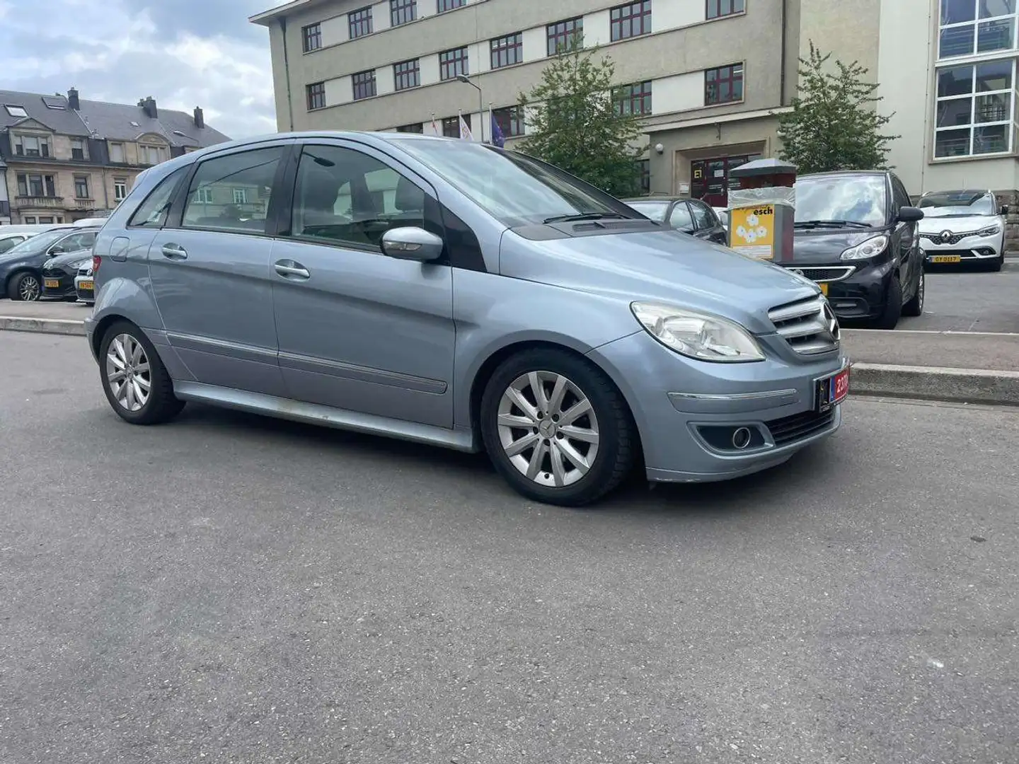 Mercedes-Benz B 200 Gris - 2
