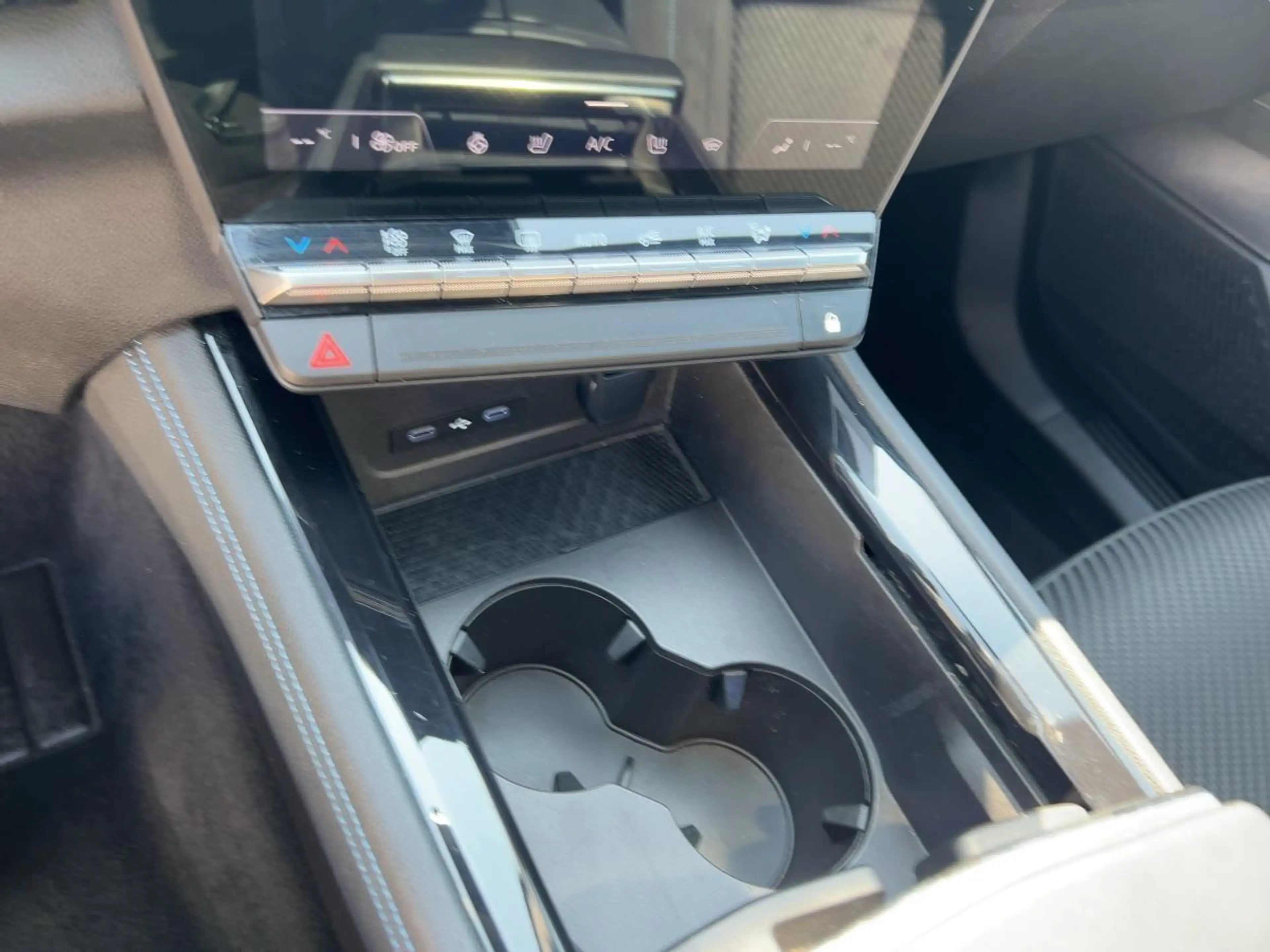 Renault Espace 6 Esprit Alpine Full Hybrid 200 Panorama-Dach — photo 15