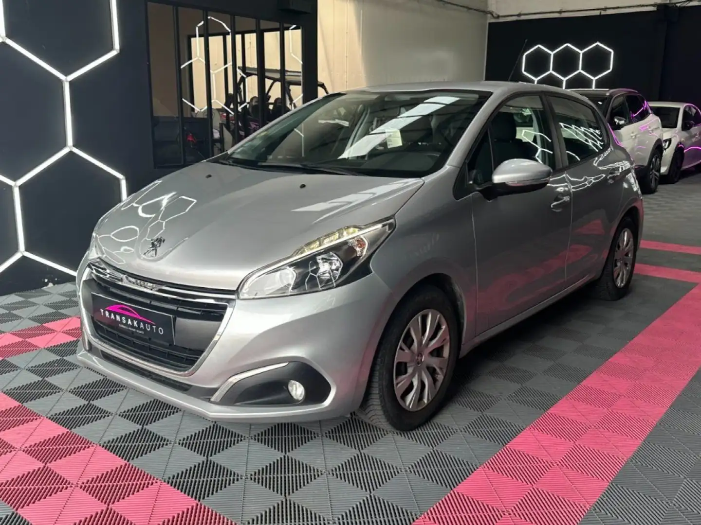 Peugeot 208 Allure 100 ch 1.6 BlueHDi - Clim auto - Distributi Gris - 2