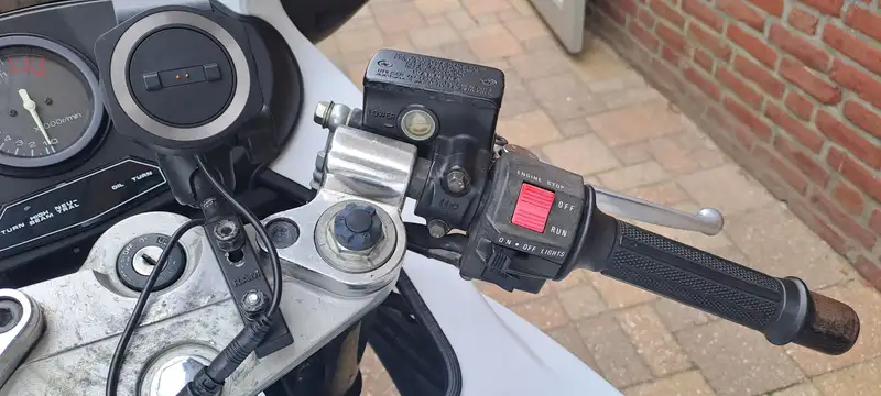 Suzuki GSX 600 - foto 5