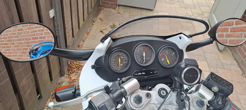 Suzuki GSX 600 - foto 4