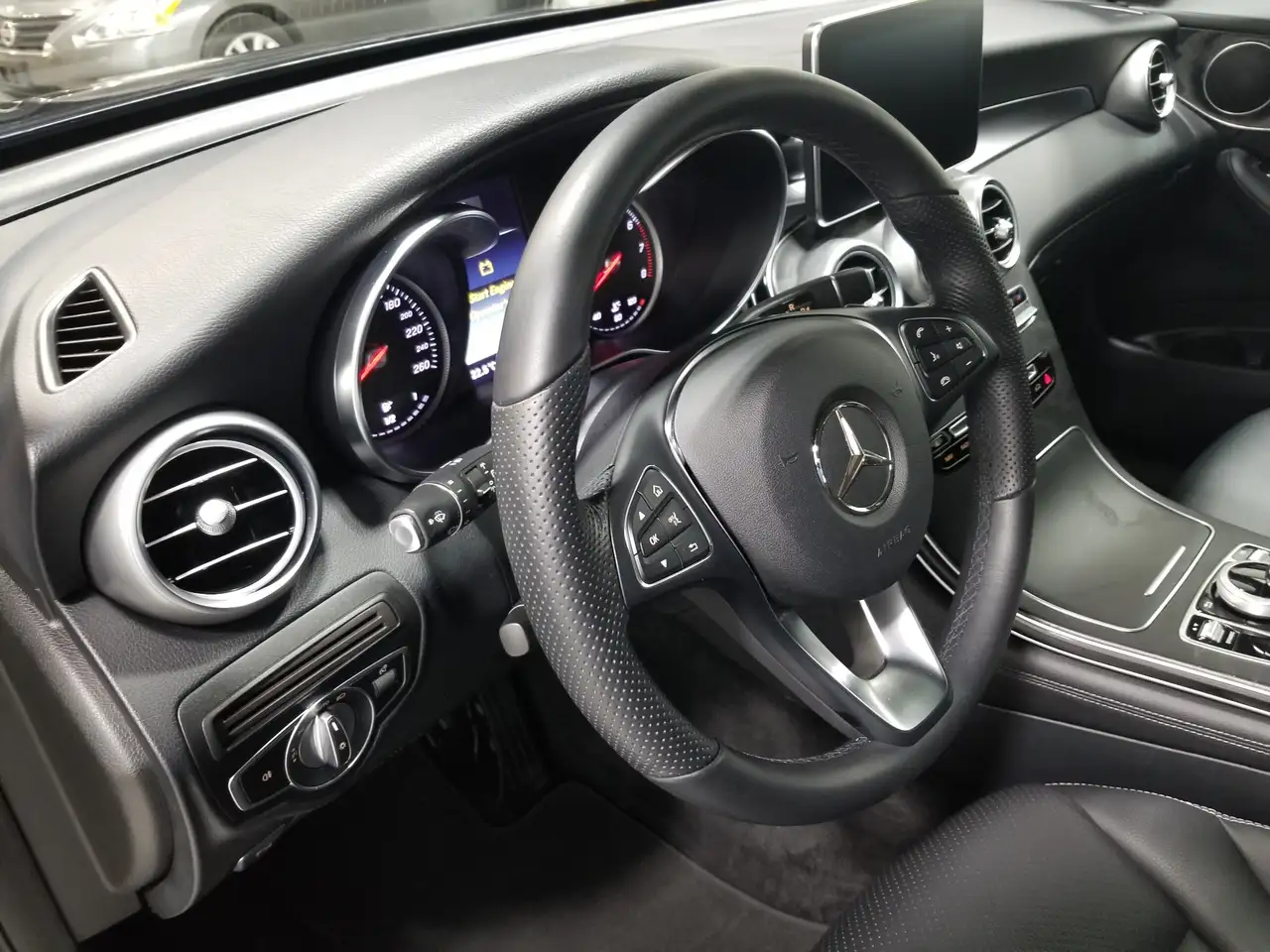 Mercedes-Benz GLC photo Mercedes-Benz GLC
