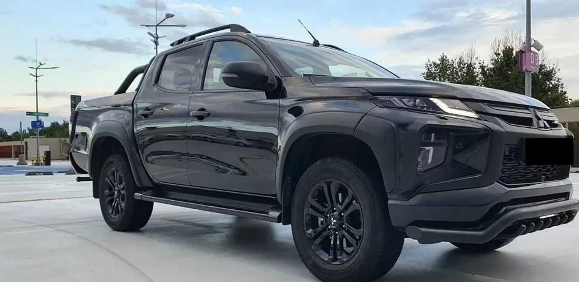 Mitsubishi L200 Pick Up 4x4 Autm. 30 - 1