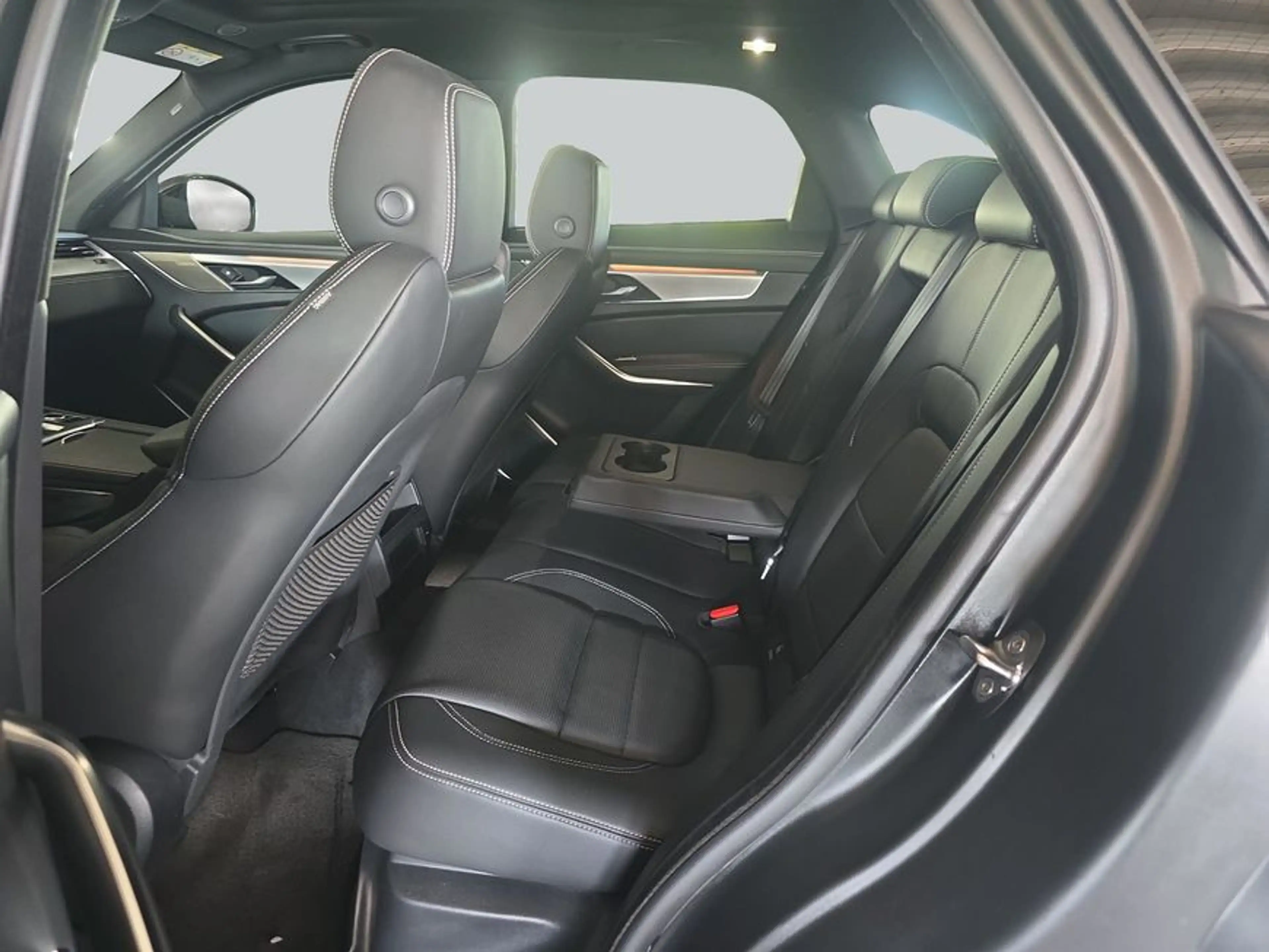 Jaguar F-Pace D300 AWD R-Dynamic SE — photo 5