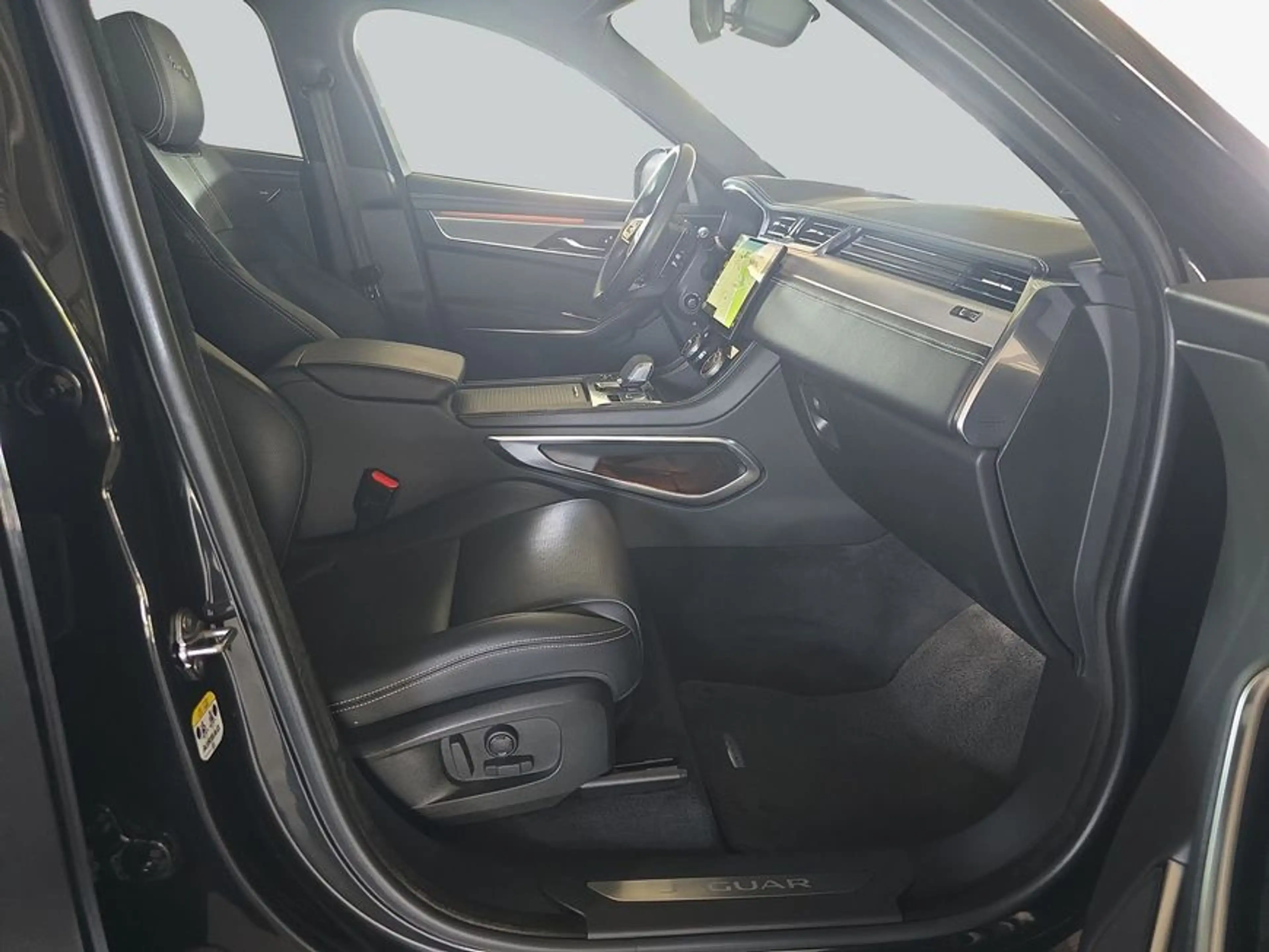 Jaguar F-Pace D300 AWD R-Dynamic SE — photo 3
